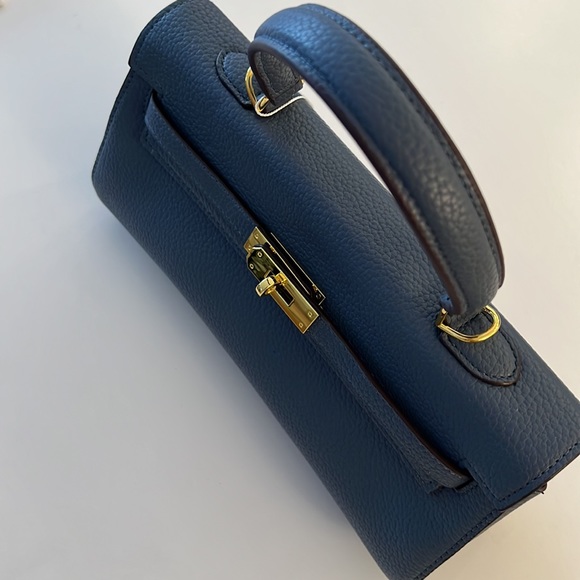 LEATHER blue gray handbag shoulder strap  Crossbody Shoulder Handbag 12”x6”x3” - Picture 5 of 7